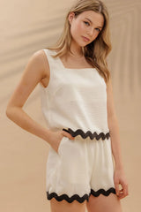 CONTRAST WAVY HEM SHORT