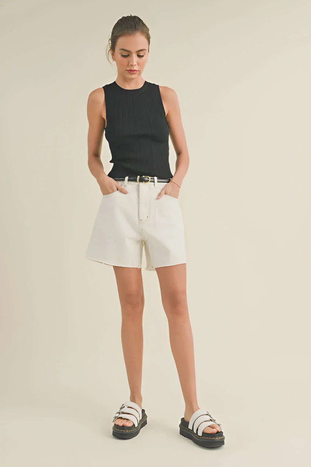 WASHED DENIM SHORT