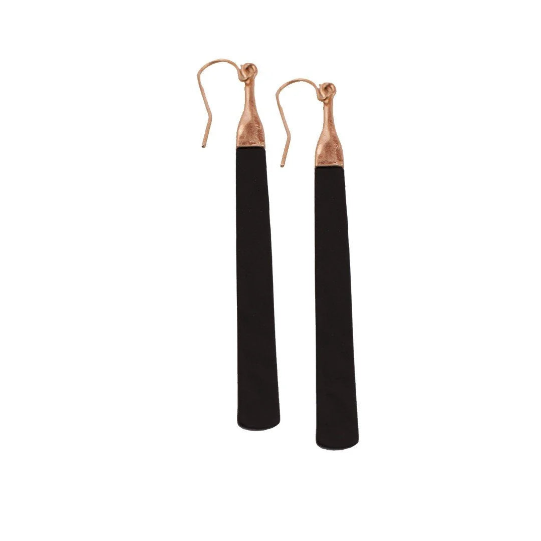 FLAT BLACK EARRINGS