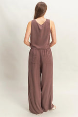 SLEEVELESS SOLID CROP TOP